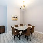 Modern 3br Sleeps 7 Fast Wifi Perfect For Long Prázdninový dům