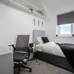 Stylish5 Bed By Etihad And Coop Live Holiday home Manchester