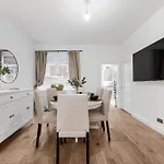 Blissful Breaks Near Old Trafford Stadium بيت للعطل مانشستر