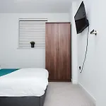 Luxury 2 Bedroom And Bathroom In With Balcony Apartmán