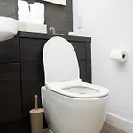 Luxury 2 Bedroom And Bathroom In With Balcony Apartmán