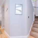 Charming Townhome Retreat, Close To Casa de Férias