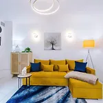 アパート Stunning In Altrincham, Large Driveway, Sleeps 7, Perfect For Groups *