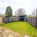 アパート Stunning In Altrincham, Large Driveway, Sleeps 7, Perfect For Groups *