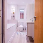 Charming 1br House In Eccles With Free Parking Prázdninový dům