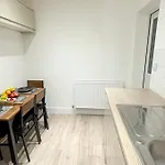 Tatil Evi Cozy 5-bed Caldecott Stays-sleep 6