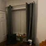 בית אירוח Comfortable Cat-friendly With Garden & Parking מנצ'סטר