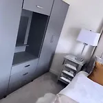 Stylish House Retreat In Feriehus *