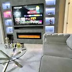 Feriehus Stylish House Retreat In