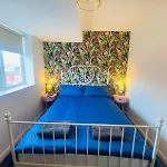 Cool, Calm & Connected * مانشستر