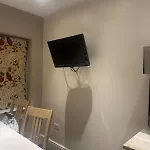 Large 3 Bed - Coop Live -free Parking Apartment *