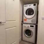 Apartment Large 3 Bed - Coop Live -free Parking *