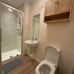 Large 3 Bed - Coop Live -free Parking *