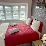 Contractor Stays, Fast Wifi, Free Parking, Work