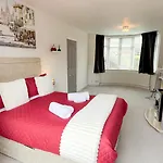 Contractor Stays, Fast Wifi, Free Parking, Work Apartmán