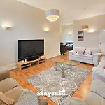 Whalley Range Hideaway 7mins To With Parking Apartment