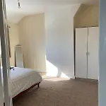 Semesterbostad Spacious 3 Bed With Driveway Manchester