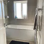 Spacious 3 Bed With Driveway * Manchester