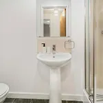 Old Trafford With Free Parking *