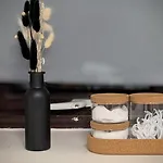 The Ruby Haven, Didsbury - 15mins To Airport - Opp The Christie's Nhs - Sleeps 5