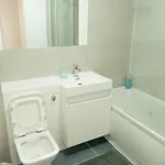 Lejlighed Comfortable Spacious 3 Bed, 2 Bedroom - Secure Parking - Close To Centre And Old Trafford Manchester
