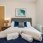 With 2 Parking Spaces! Апартаменты *