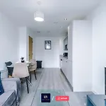 Salford With Free Wifi, Parking & Ideal For Contractors Daire Manchester