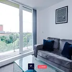 Salford With Free Wifi, Parking & Ideal For Contractors * Manchester
