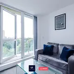 Salford With Free Wifi, Parking & Ideal For Contractors