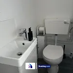 度假居 Discounted - 3-bed By Avalora Short Lets & Serviced Old Trafford With Pool & Tennis Table - Driveway 曼彻斯特