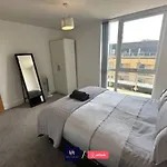 Salford Corporate Balcony Wifi Sleeps 5 Appartement *