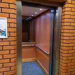 Lejlighed The Trafford Luxe , Garage Parking, Self Check-in Anytime - Perfect For Late Arrivals, Ultra- Fast Wi-fi, 5 Mins To Old Trafford Stadium Manchester