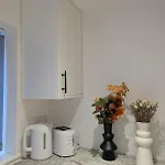 Newly Furnished Near Centre *