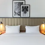 Radisson Centre, A Verified Net Zero فندق 4*