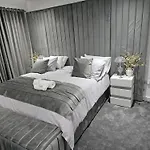 Sluxe 4mins To Etihad Stadium And Coop Live Manchester