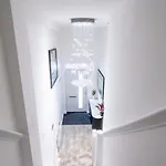 Mega7 Spacious 2bedroom Apartment, 2 Bathrooms, Balcony And Free Parking Villa Manchester