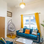 Villa Mega7 Spacious 2bedroom Apartment, 2 Bathrooms, Balcony And Free Parking