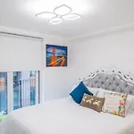 Mega7 Spacious 2bedroom Apartment, 2 Bathrooms, Balcony And Free Parking Villa Manchester