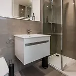 The Hidden - 4br Townhome Roof *