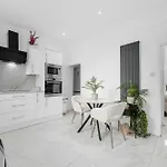 Sluxe 4mins To Etihad Stadium And Coop Live Apartmán