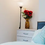 Stylish 3 Bedroom House Sleep Up To 6 - Free Parking * マンチェスター