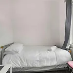 Guestready - Charming In Vibrant Levenshulme 4*