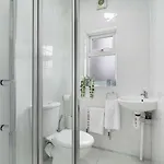 Guestready - Charming In Vibrant Levenshulme 4*