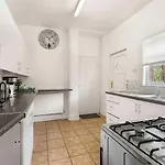 Guestready - Charming In Vibrant Levenshulme Penzion Manchester