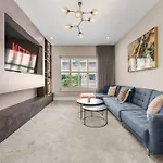 Holiday home 5 Bed Didsbury Garden Free Parking *