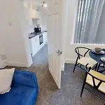 2br-nearcitycentre-wifi-parking-garden Дом отдыха Манчестер