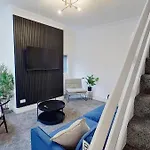 Дом отдыха 2br-nearcitycentre-wifi-parking-garden *