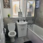 Stylish 3 Bed With Garden & Free Parking 曼彻斯特