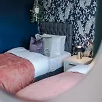 Stunning House By Purestay - 8 Beds With Free Parking * Manchester