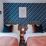 Stunning House By Purestay - 8 Beds With Free Parking Manchester